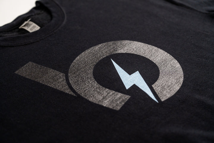 Bauer Outage logo macro image showing print quality