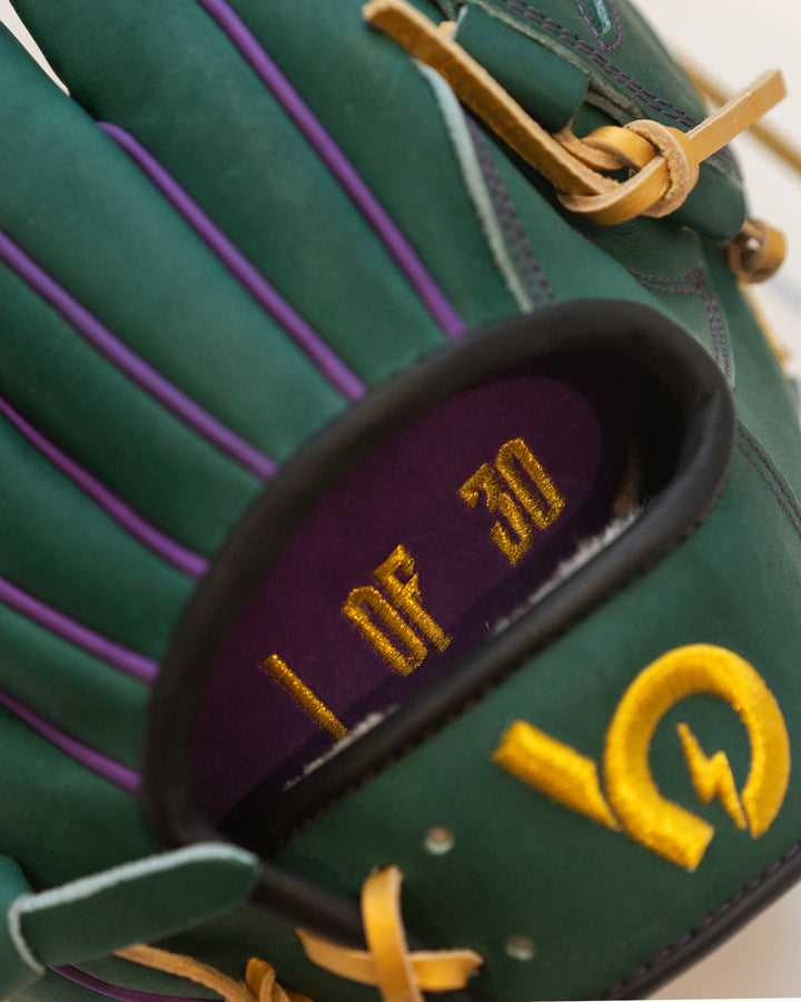 Bauer Outage "Deceiver" Limited Glove