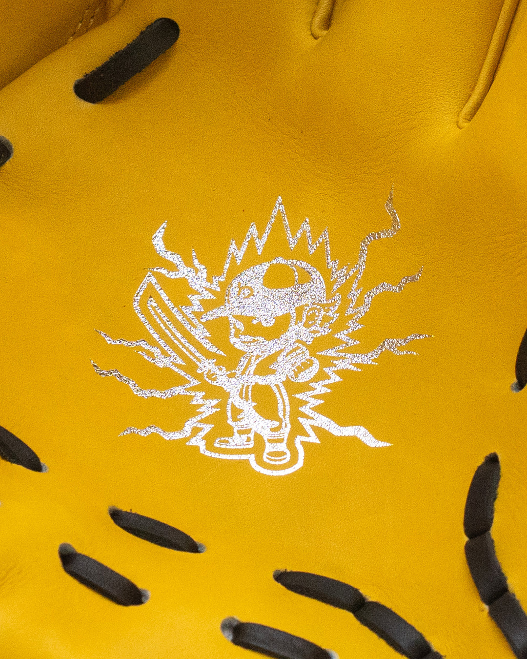 *SOLD OUT* Bauer Outage "Bolt" Limited Glove