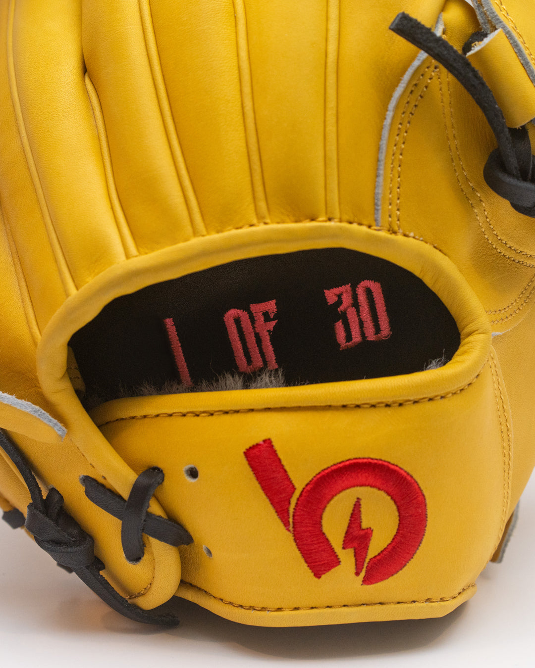 *SOLD OUT* Bauer Outage "Bolt" Limited Glove